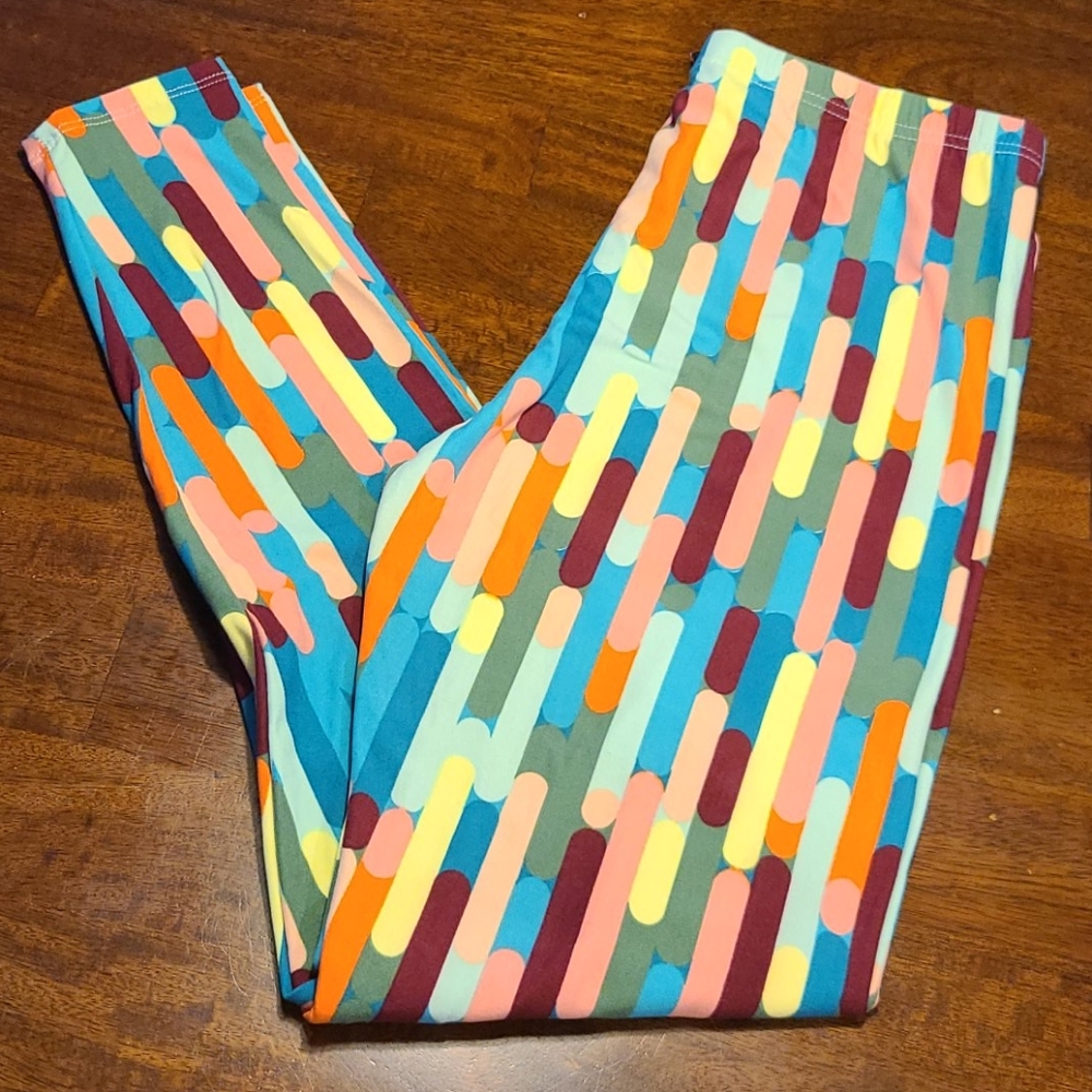 NWT Agnes & Dora Leggings - Geo Multi Print